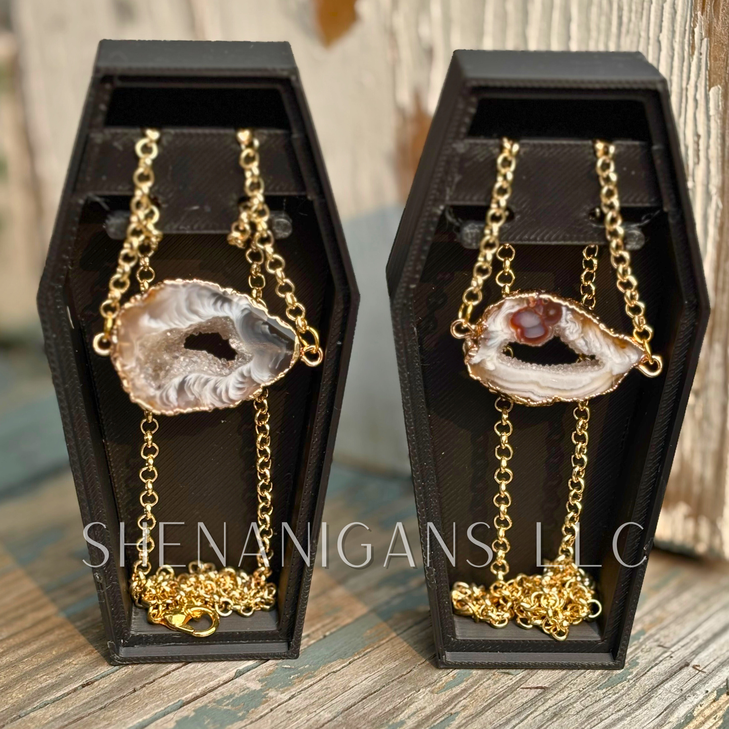 Druzy Agate Slice Necklace – Natural Crystal with Gold Hammered Chain