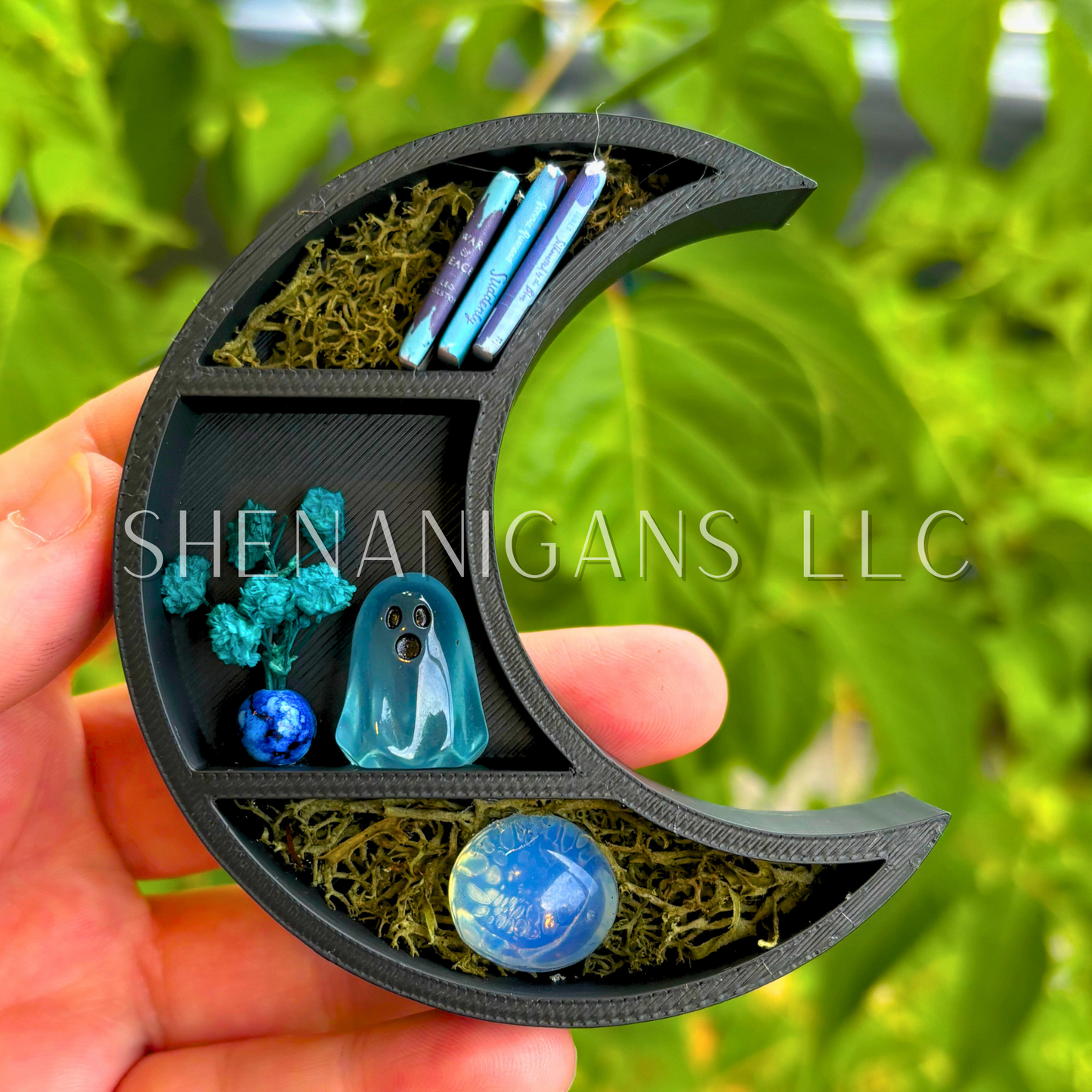 Mini Crescent Moon Magnet with Books and Friend - 3D Printed Moon Display with Handpicked Crystals, Moss & Trinkets (Copy) (Copy) (Copy)