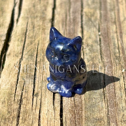 Sitting Cat - Tiny - Crystal Carving