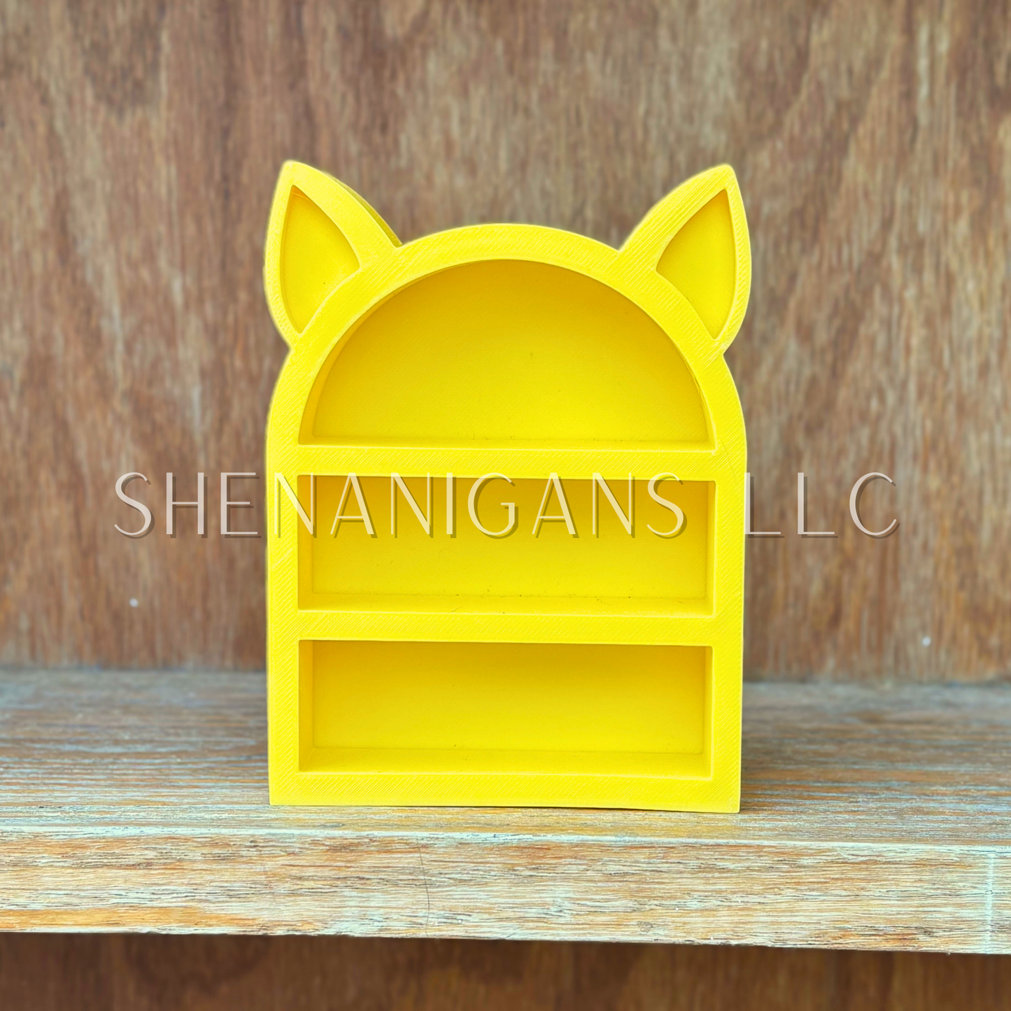 Curio Shelf Arch With Ears