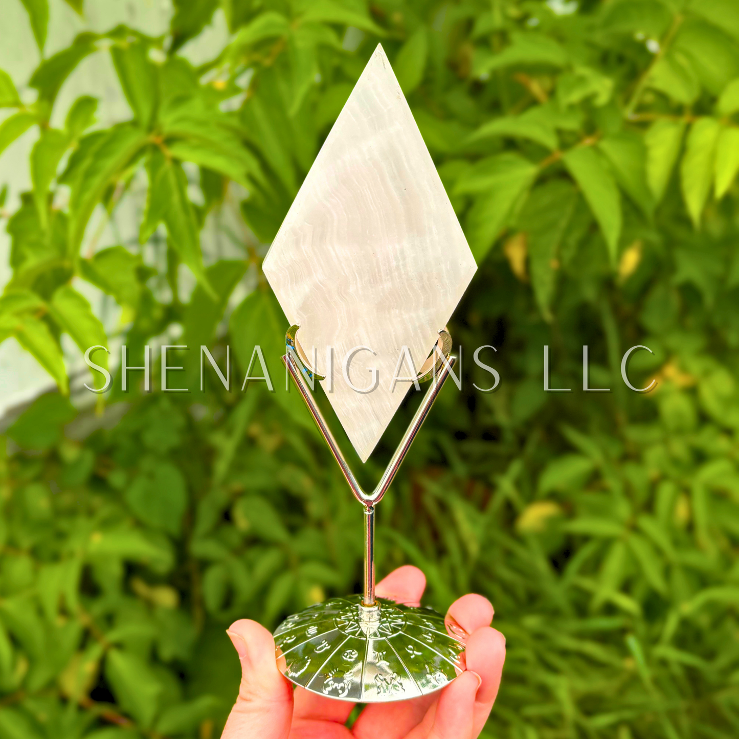 Mangano Calcite Kite Diamond on Stand