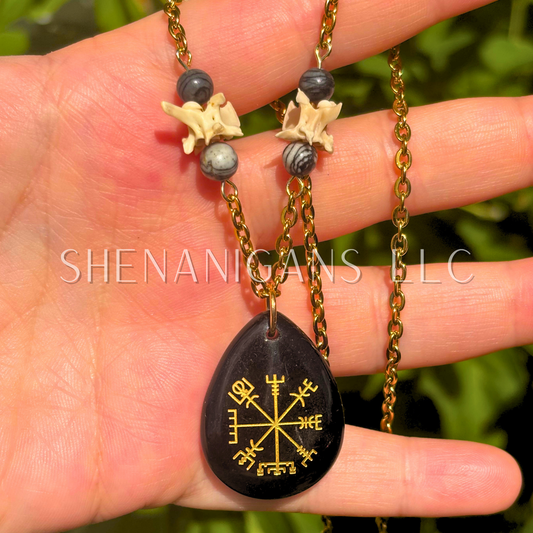 Vegvísir (Viking Compass) Engraved Crystal Pendant Neckalce with Rattlesnake Vertebrea