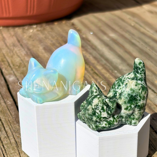 Stretching Cat - Crystal Carving
