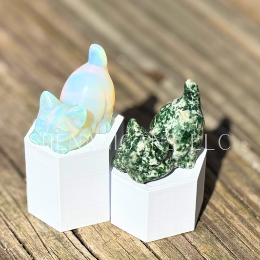 Stretching Cat - Crystal Carving