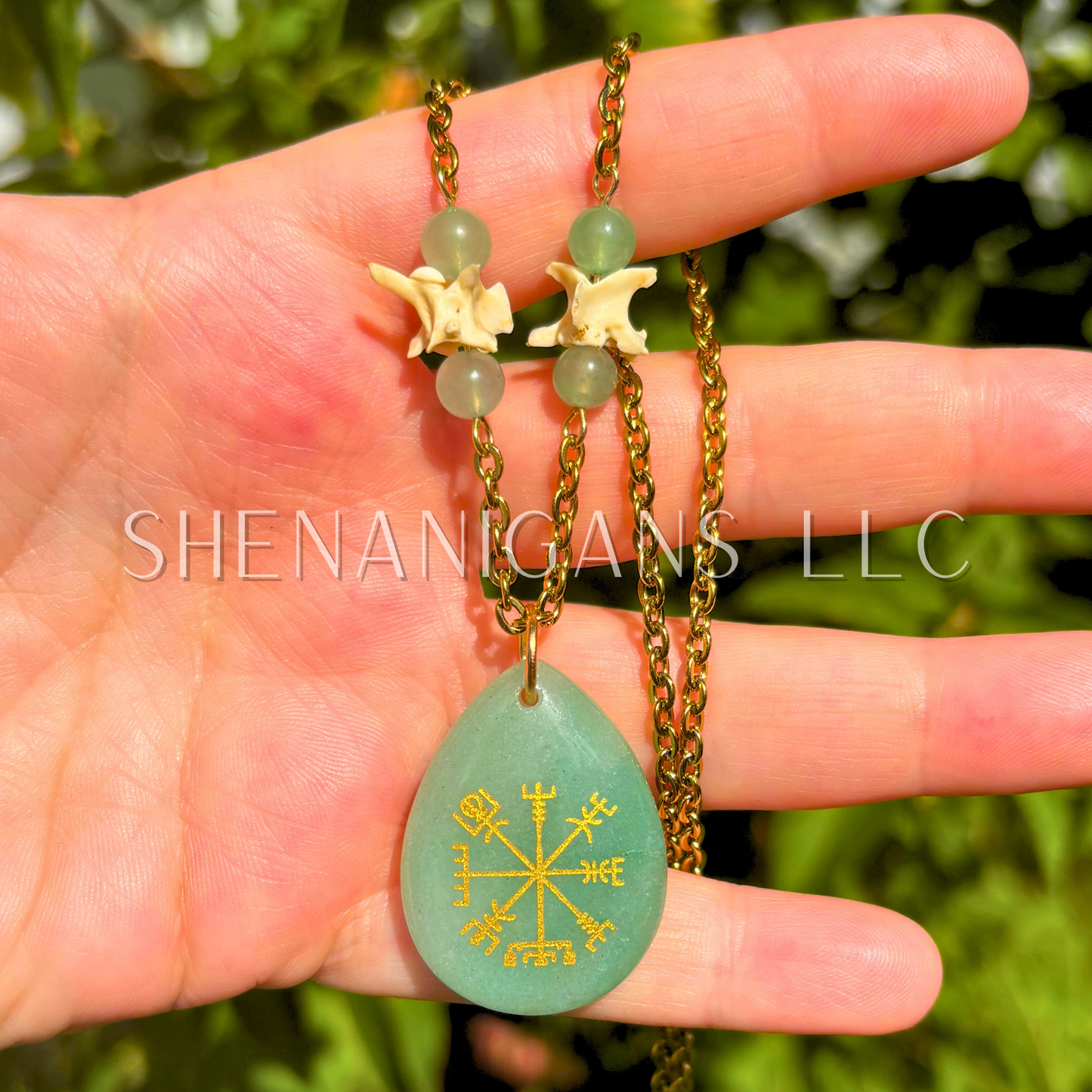 Vegvísir (Viking Compass) Engraved Crystal Pendant Neckalce with Rattlesnake Vertebrea
