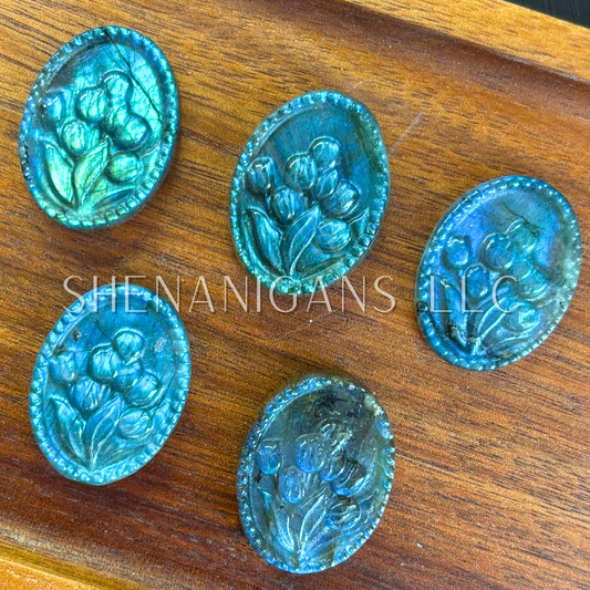 Framed Flower - Oval Cab - Flat Crystal Carving