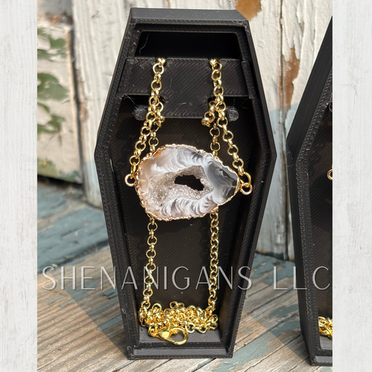 Druzy Agate Slice Necklace – Natural Crystal with Gold Hammered Chain