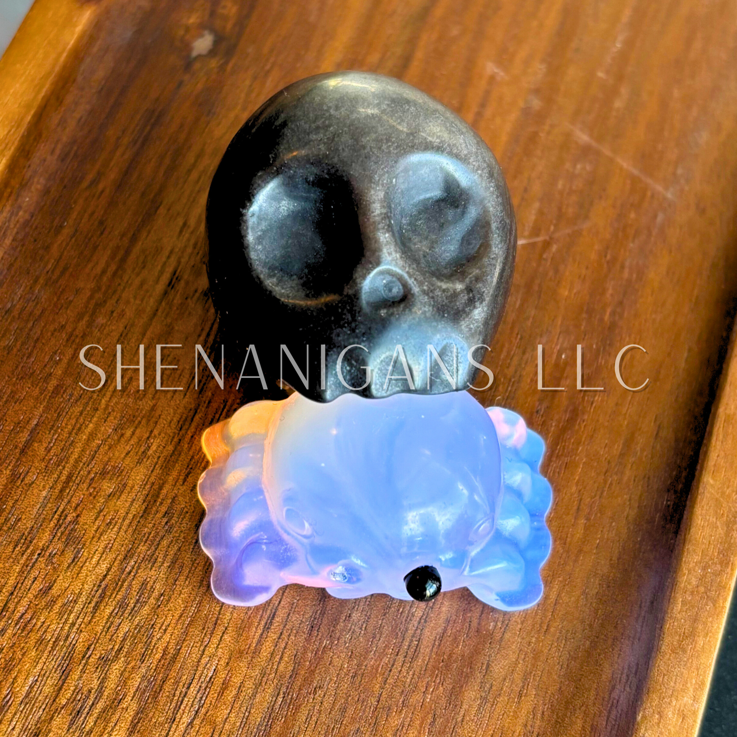 Spider with Silver Sheen Skull - Crystal Carving