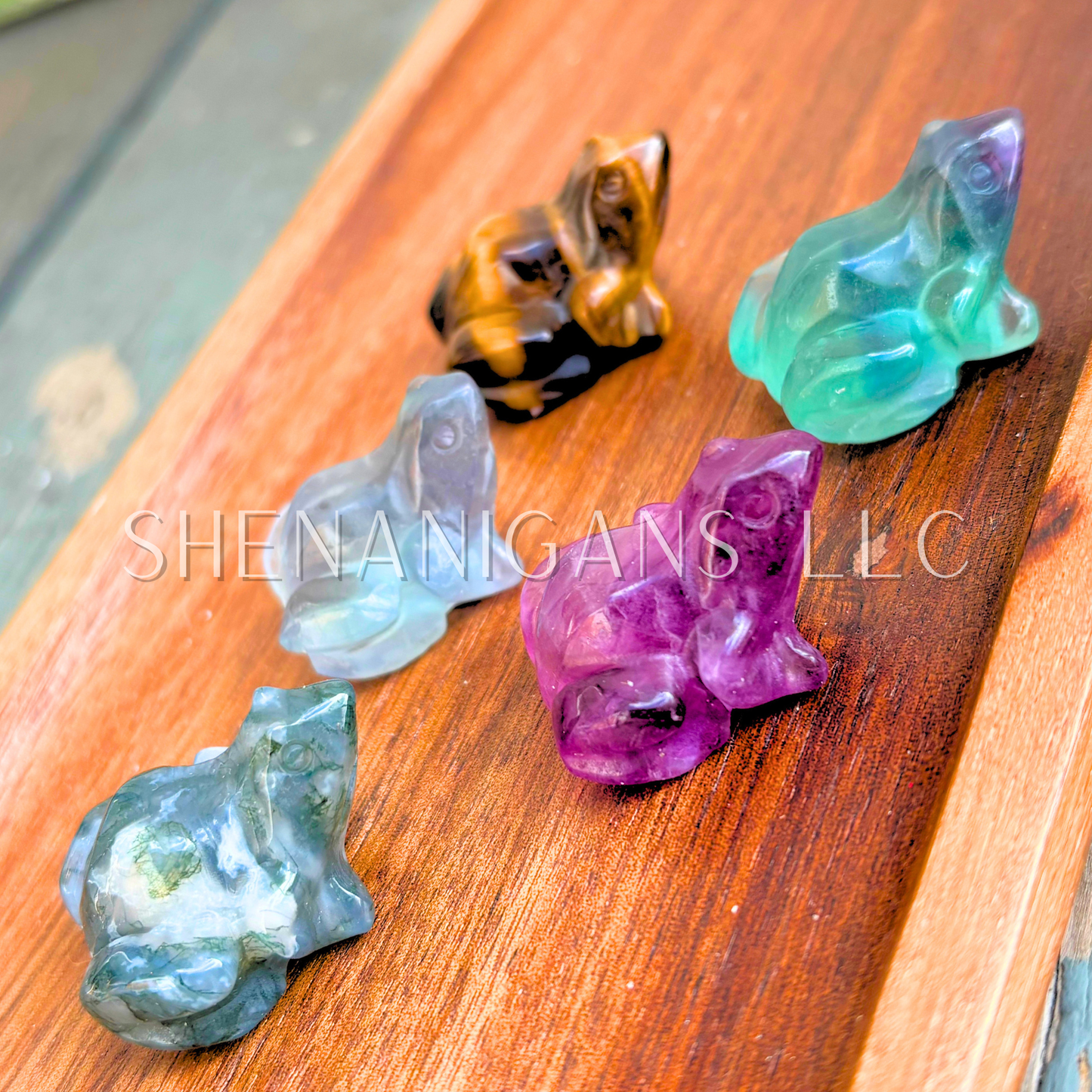 Small Frog Crystal Carving – Hand-Carved Gemstone Figurine