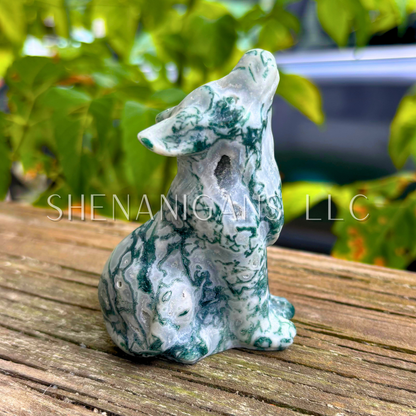 Moss Agate Howling Wolf