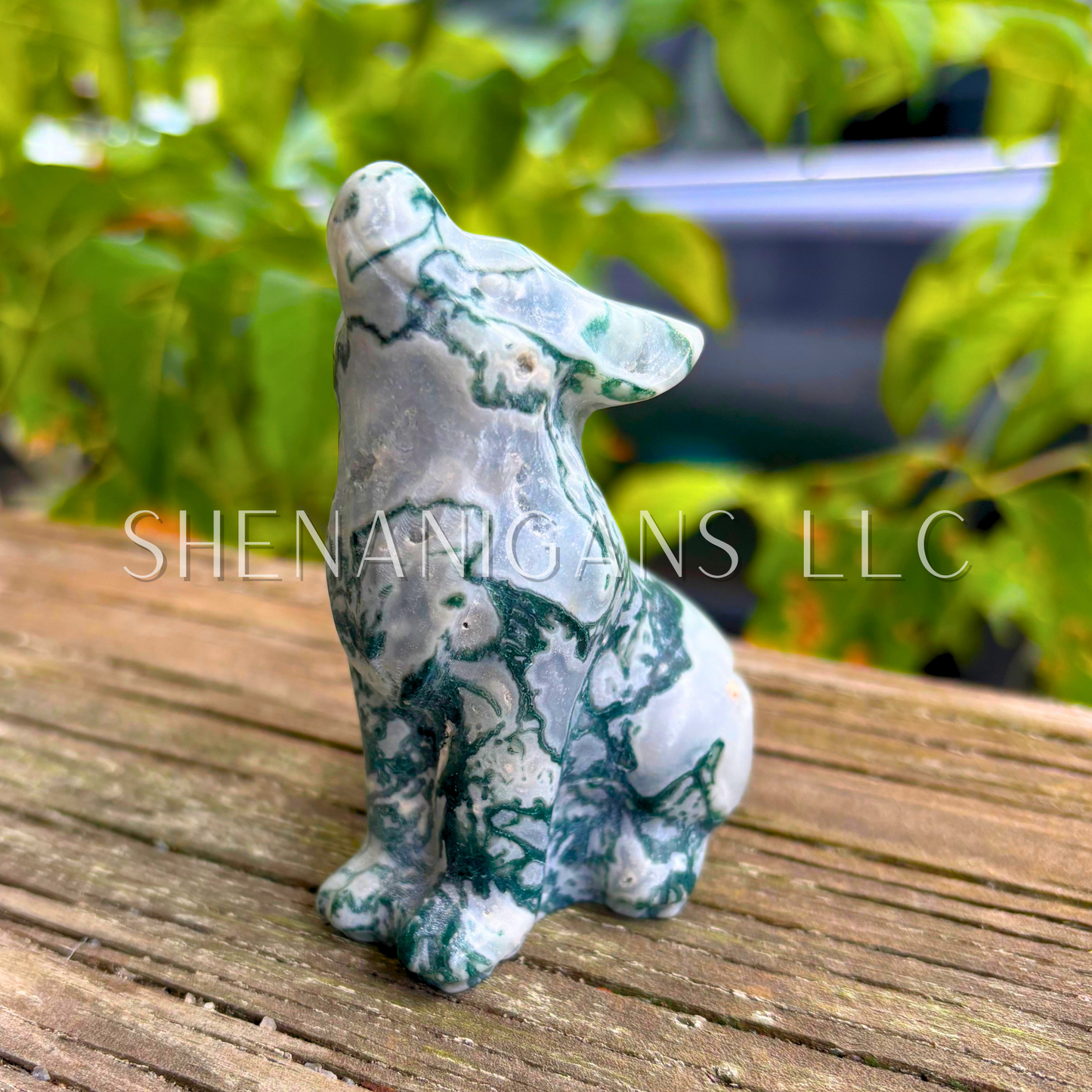 Moss Agate Howling Wolf
