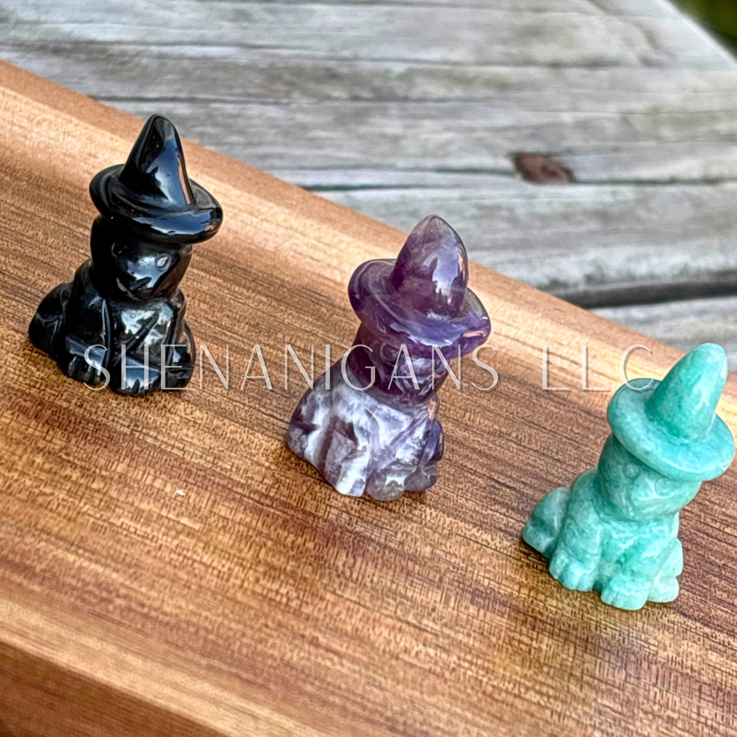Tiny Witch Cat Crystal Carving – Magic & Protection